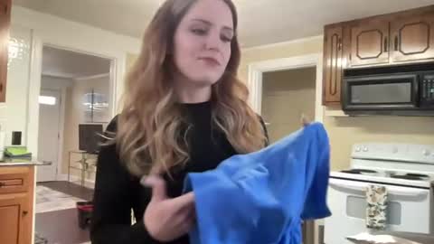 Snapshot of lilly_adams88 chatting on June 19, 2026, 8:01 pm lilly_adams88 online show from June 19, 2026, 8:01 pm