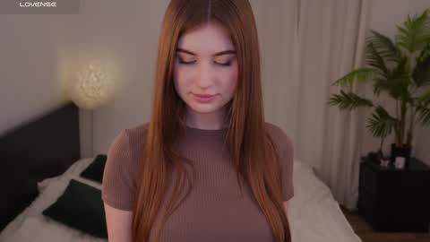 Snapshot of lilly_colins chatting on January 4, 2025, 6:19 pm Lilly Colins online show from January 4, 2025, 6:19 pm