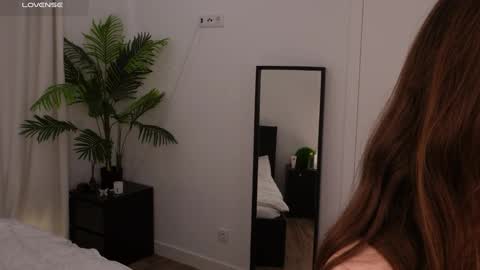 Snapshot of lilly_colins chatting on January 5, 2025, 4:59 pm Lilly Colins online show from January 5, 2025, 4:59 pm