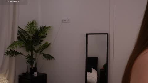 Snapshot of lilly_colins chatting on January 17, 2025, 9:39 pm Lilly Colins online show from January 17, 2025, 9:39 pm