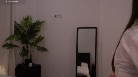 Snapshot of lilly_colins chatting on January 23, 2025, 2:28 pm Lilly Colins online show from January 23, 2025, 2:28 pm