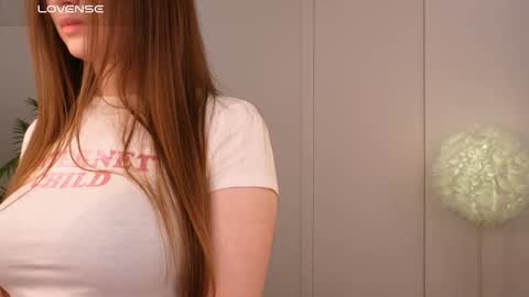 Snapshot of lilly_colins chatting on January 25, 2025, 6:13 pm Lilly Colins online show from January 25, 2025, 6:13 pm