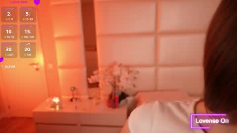 Snapshot of lilly_colins chatting on October 24, 2025, 7:10 pm Lilly Colins online show from October 24, 2025, 7:10 pm