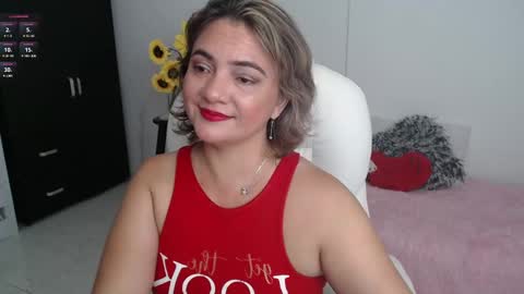 Snapshot of lilly_milf chatting on February 14, 2025, 11:42 am Lilly online show from February 14, 2025, 11:42 am