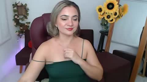 Snapshot of lilly_milf chatting on June 8, 2026, 3:23 pm Lilly online show from June 8, 2026, 3:23 pm
