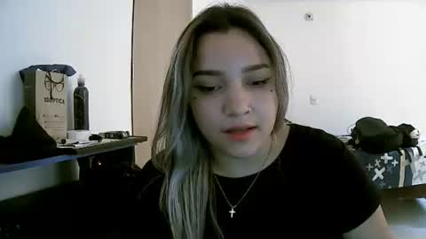 Snapshot of lilly_ocean22 chatting on March 7, 2026, 7:33 pm Sey - Lilly online show from March 7, 2026, 7:33 pm