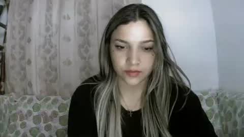 Snapshot of lilly_ocean22 chatting on March 17, 2026, 6:17 am Sey - Lilly online show from March 17, 2026, 6:17 am