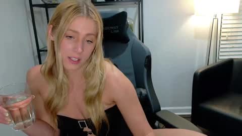 Lilly Baby Xo online show from March 25, 2026, 1:33 am