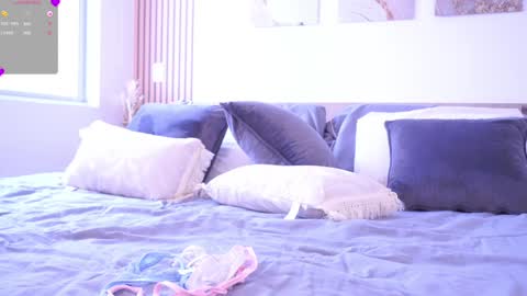 Snapshot of lillythompson_ chatting on December 6, 2024, 5:44 pm Lilly Thompson online show from December 6, 2024, 5:44 pm