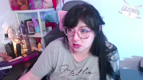 Snapshot of lilomoon69 chatting on December 11, 2024, 5:53 am Lilo online show from December 11, 2024, 5:53 am