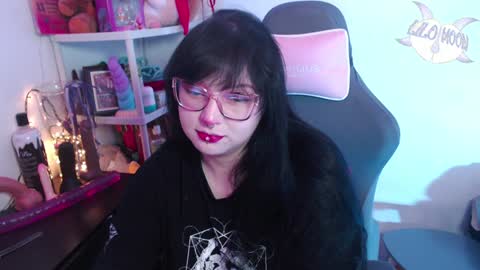 Snapshot of lilomoon69 chatting on December 13, 2024, 3:38 am Lilo online show from December 13, 2024, 3:38 am