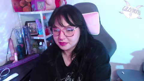 Snapshot of lilomoon69 chatting on December 16, 2024, 5:38 am Lilo online show from December 16, 2024, 5:38 am