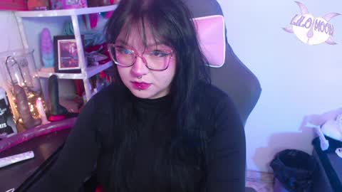 Snapshot of lilomoon69 chatting on January 8, 2025, 3:40 am Lilo online show from January 8, 2025, 3:40 am