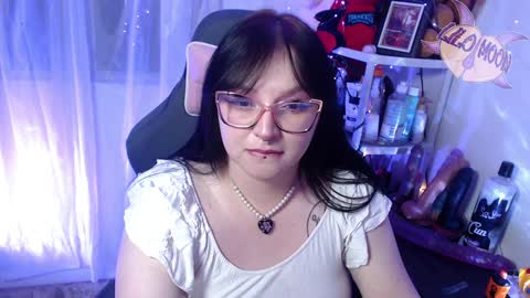 Snapshot of lilomoon69 chatting on February 8, 2025, 4:03 am Lilo online show from February 8, 2025, 4:03 am