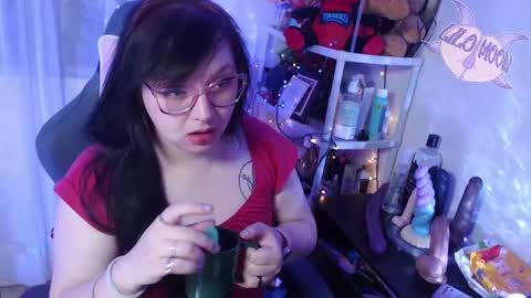 Snapshot of lilomoon69 chatting on February 28, 2025, 4:21 am Lilo online show from February 28, 2025, 4:21 am