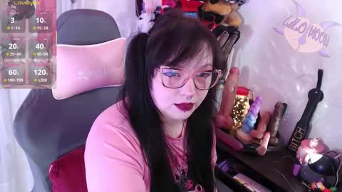 Snapshot of lilomoon69 chatting on September 12, 2025, 12:16 pm Lilo online show from September 12, 2025, 12:16 pm