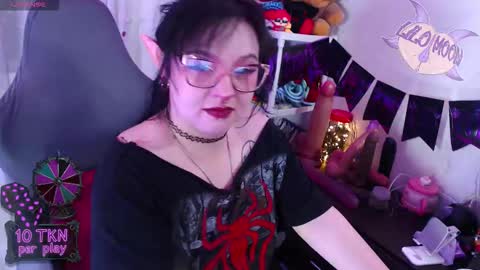 Snapshot of lilomoon69 chatting on November 3, 2025, 3:35 pm Lilo online show from November 3, 2025, 3:35 pm