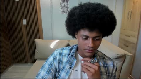 lilr_ online show from January 7, 2025, 1:14 pm