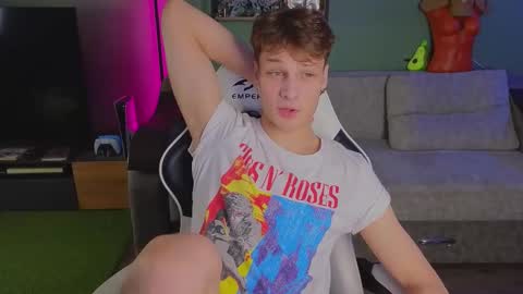 Snapshot of lilteddyboy chatting on November 5, 2025, 4:51 pm lilteddyboy online show from November 5, 2025, 4:51 pm