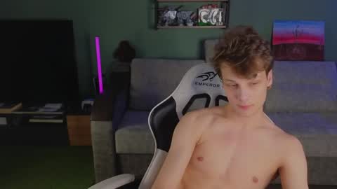 lilteddyboy online show from April 7, 2026, 8:09 pm