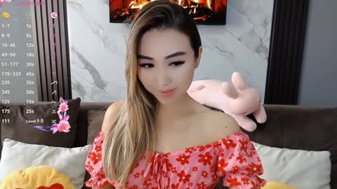 Lily online show from January 13, 2025, 8:05 am