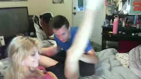 Little Violet online show from September 20, 2025, 10:55 pm