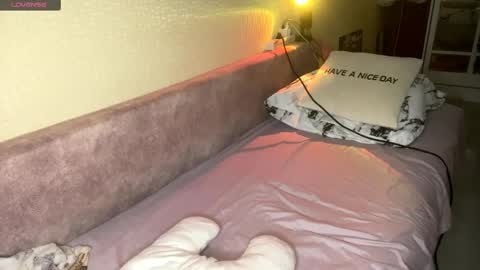 Snapshot of lily__moon_ chatting on May 1, 2026, 7:18 pm Lily online show from May 1, 2026, 7:18 pm