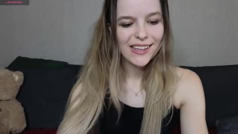 Snapshot of lily_and_jake chatting on September 24, 2025, 7:33 am lily_and_jake online show from September 24, 2025, 7:33 am