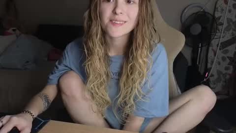 Snapshot of lily_and_jake chatting on November 25, 2025, 4:12 am lily_and_jake online show from November 25, 2025, 4:12 am