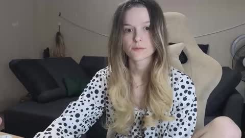 Snapshot of lily_and_jake chatting on December 1, 2025, 2:49 am lily_and_jake online show from December 1, 2025, 2:49 am