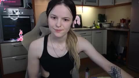 lily_and_jake online show from March 5, 2026, 9:49 am