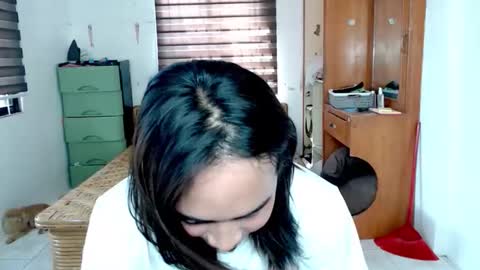 Snapshot of lily_darling chatting on November 25, 2025, 2:11 am Lily Darling online show from November 25, 2025, 2:11 am