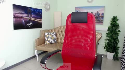 Lily online show from February 26, 2026, 6:12 am