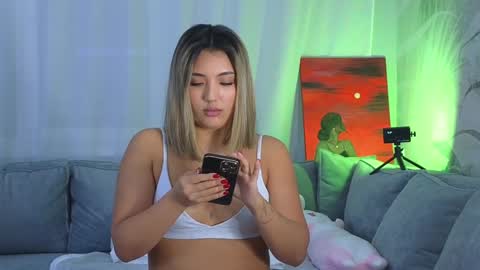 Lily online show from January 19, 2025, 2:38 pm