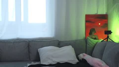 Lily online show from February 5, 2025, 11:02 am