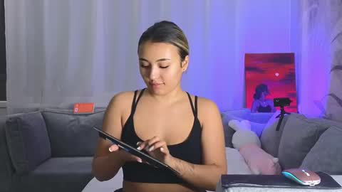 Lily online show from February 16, 2025, 5:04 pm