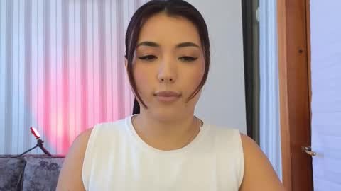 Lily online show from September 10, 2025, 12:05 pm