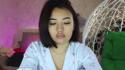 Lily online show from October 24, 2025, 4:53 am