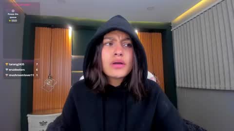 Snapshot of lily_fox1 chatting on February 19, 2025, 7:06 am Lily online show from February 19, 2025, 7:06 am