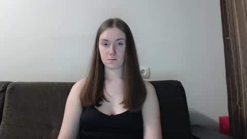 lily_love_x online show from January 6, 2025, 2:37 am