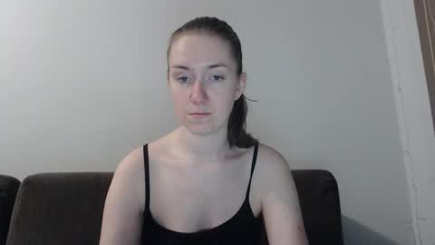 lily_love_x online show from October 23, 2025, 9:57 pm