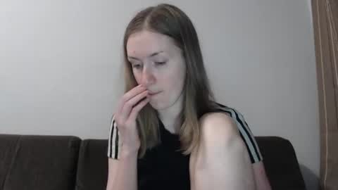 Snapshot of lily_love_x chatting on July 10, 2026, 11:40 pm lily_love_x online show from July 10, 2026, 11:40 pm