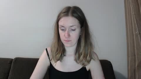 Snapshot of lily_love_x chatting on July 14, 2026, 2:05 am lily_love_x online show from July 14, 2026, 2:05 am