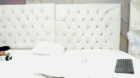 Snapshot of lily_lv chatting on February 9, 2025, 7:41 pm Lily online show from February 9, 2025, 7:41 pm