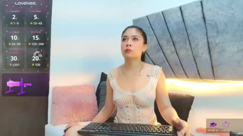Snapshot of lily_meghan chatting on June 3, 2026, 7:41 pm LILY MEGHAN online show from June 3, 2026, 7:41 pm