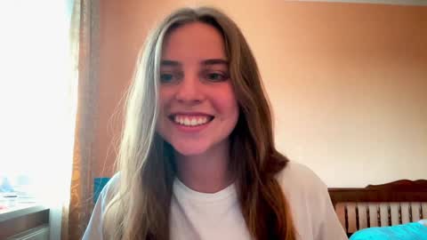 Snapshot of lily_smily chatting on February 7, 2025, 11:12 am Lily online show from February 7, 2025, 11:12 am