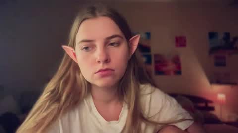 Snapshot of lily_smily chatting on October 27, 2025, 4:55 pm Lily online show from October 27, 2025, 4:55 pm