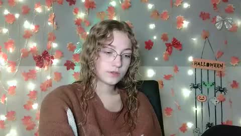 Snapshot of lily_tayberry chatting on October 8, 2025, 11:08 am small lily online show from October 8, 2025, 11:08 am