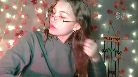 Snapshot of lily_tayberry chatting on October 19, 2025, 3:01 pm small lily online show from October 19, 2025, 3:01 pm