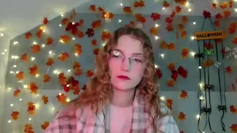 Snapshot of lily_tayberry chatting on November 1, 2025, 7:10 am small lily online show from November 1, 2025, 7:10 am